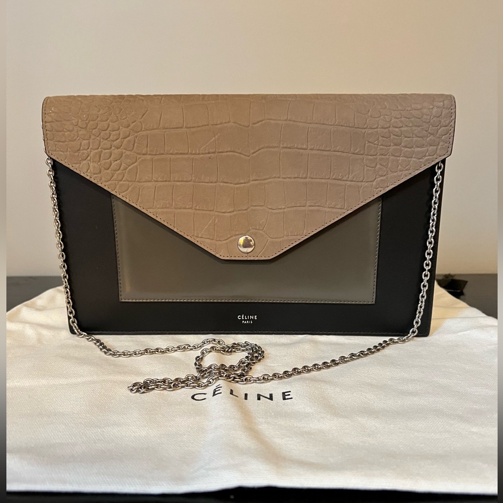 Celine Wallet on Chain Bag. Understated Luxury & Timeless. 10 - 10 condition